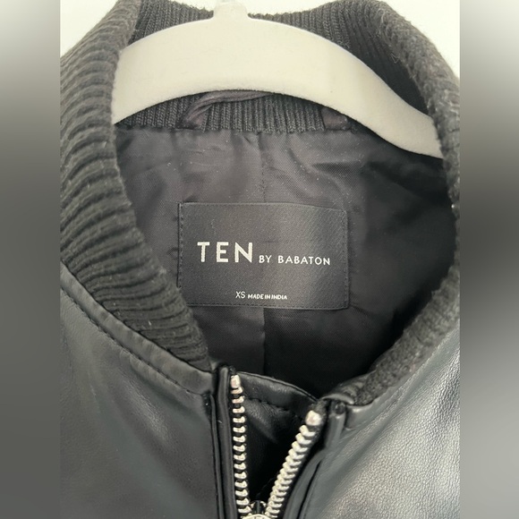 Aritzia Babaton Synergy Bomber XS - Picture 7 of 7